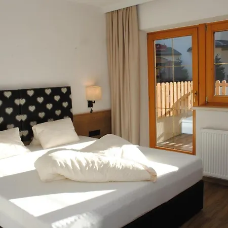 Aparthotel Schrofenblick *