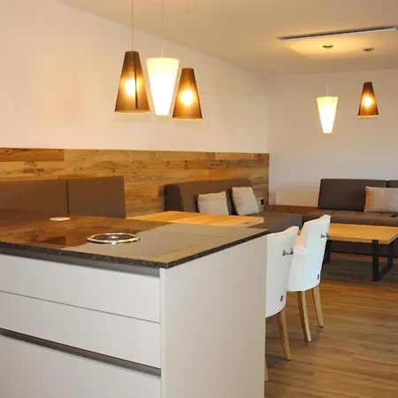 Aparthotel Schrofenblick *