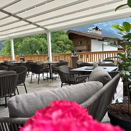 Schrofenblick Alpen Resort
