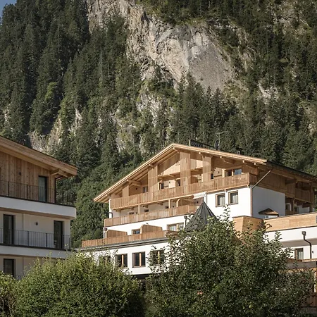 Aparthotel Schrofenblick *