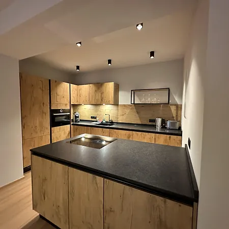 Aparthotel Schrofenblick 4*