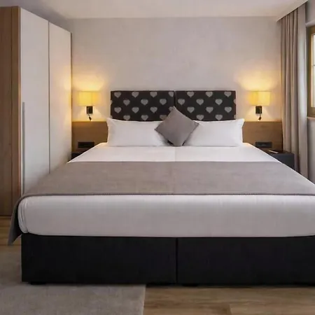 Schrofenblick Alpen Resort مايرهوفن