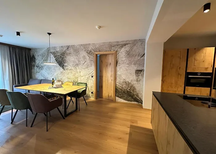 Schrofenblick Apartmanhotel 4*