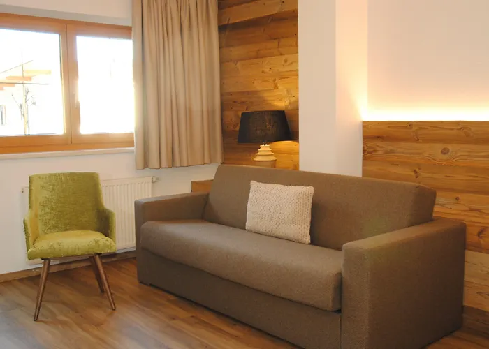 Aparthotel Schrofenblick 4*