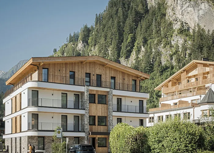 Schrofenblick Aparthotel 4*