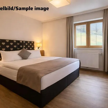Apartahotel Schrofenblick 4*